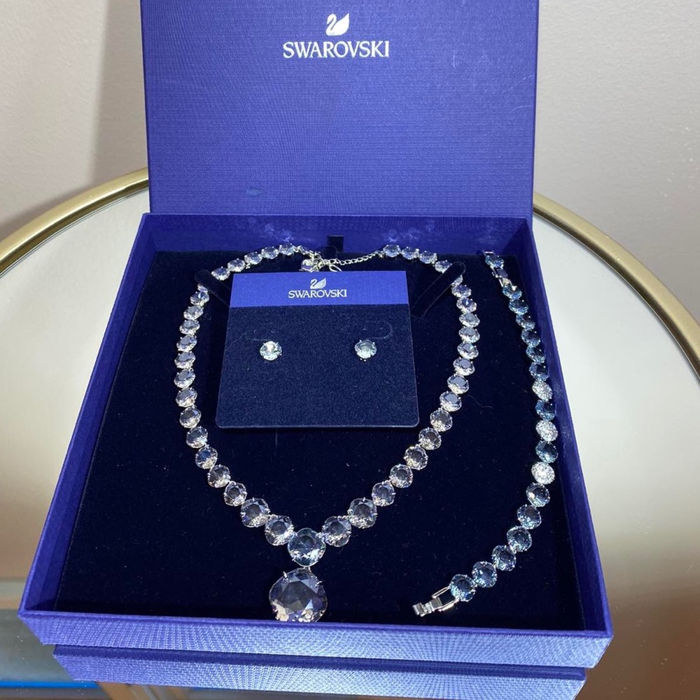 Swarovski Necklace Earrings and Bracelet Bundle